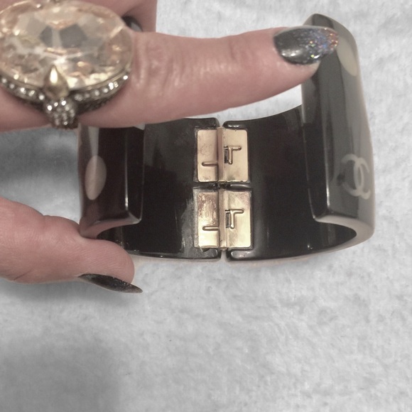 Chanel Onyx and Opal Cuff - Picture 5 of 5